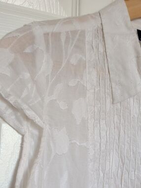 White Cotton Bohemian Romantic Blouse. Size Medium Petite.
